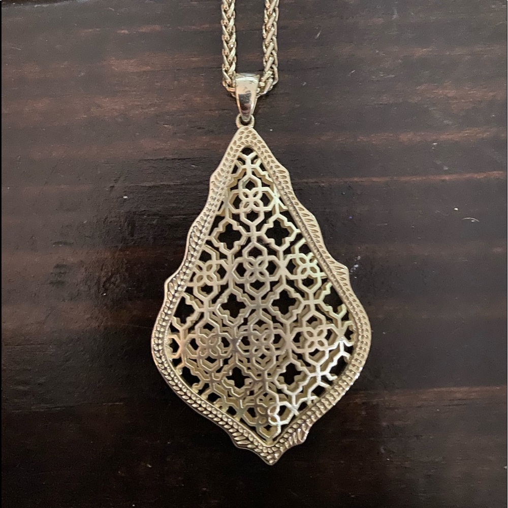 KENDRA SCOTT Aiden long gold necklace